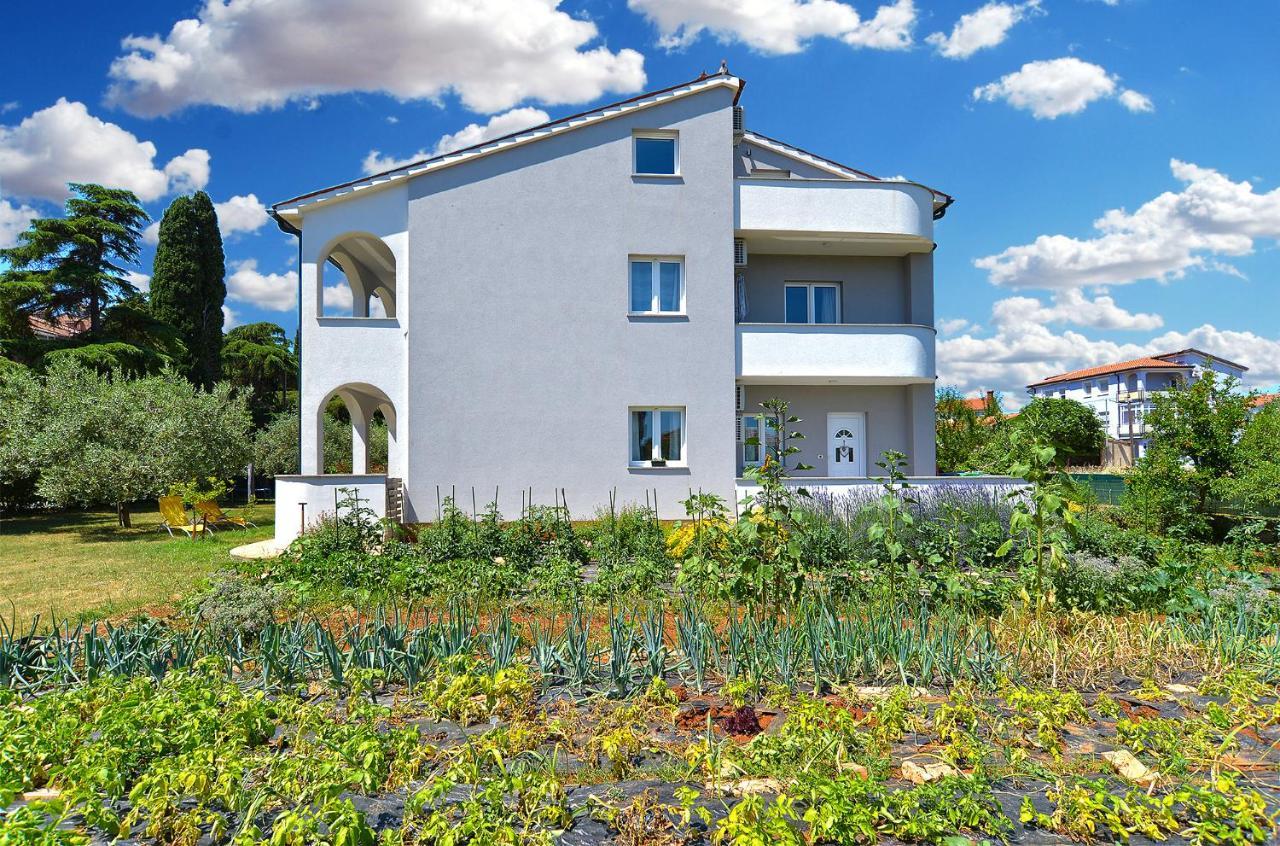 Apartments Elizabeta 1701 Fažana エクステリア 写真