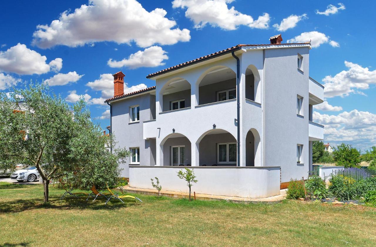 Apartments Elizabeta 1701 Fažana エクステリア 写真